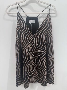 Adrienne NWT Black tank top with Gold Wave Print 2X